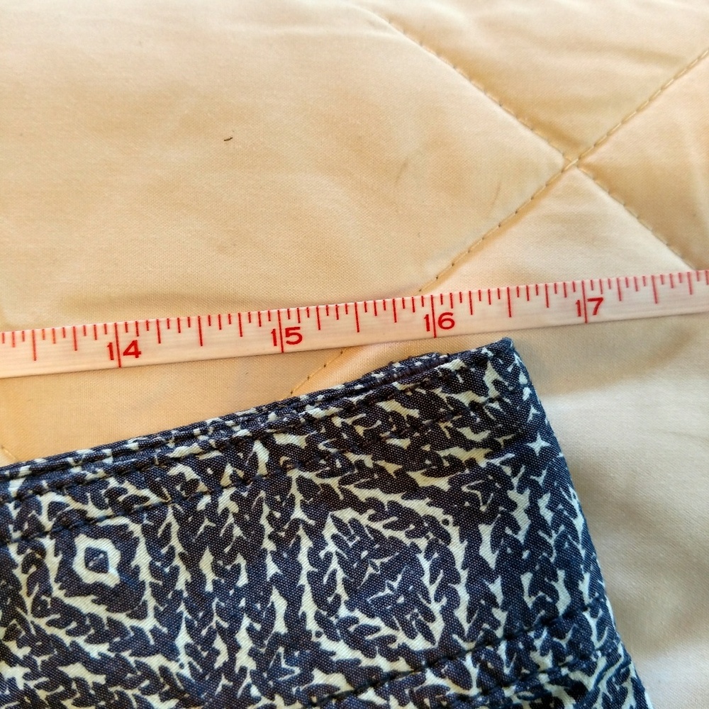 Marmot Patterned Women Shorts - Picture 4 of 7